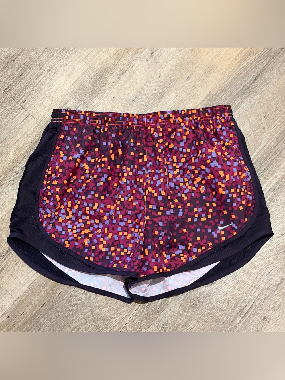 Nike Women’s Running Shorts Large